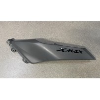 Yamaha XMAX 2023-2026 – owiewka lewa OEM BMK-F1731-00-P7