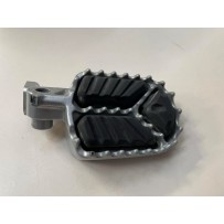Yamaha Ténéré – podnóżek tenera word raid prawy OEM BAG-F7404-00