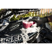 Muc-Off 300 - Próżniowo pakowana gąbka do mycia motocykla z mikroporami